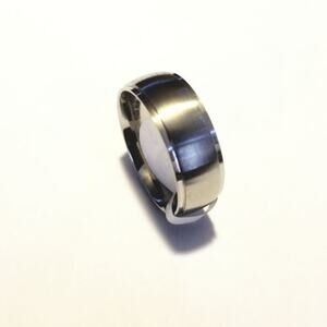 New stainless‎ steel silver tone ring size 10